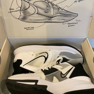 Kyrie Low top 5 TB Brand New